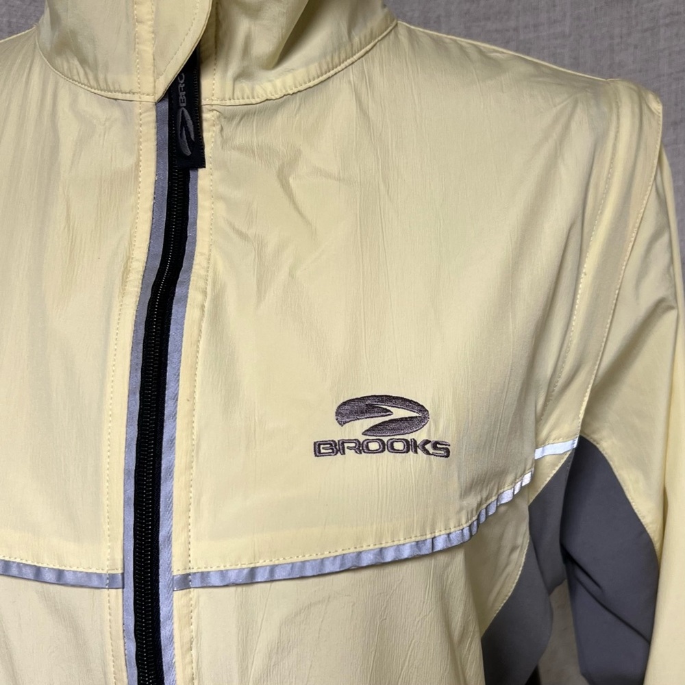Brooks Running Jacket - image 4